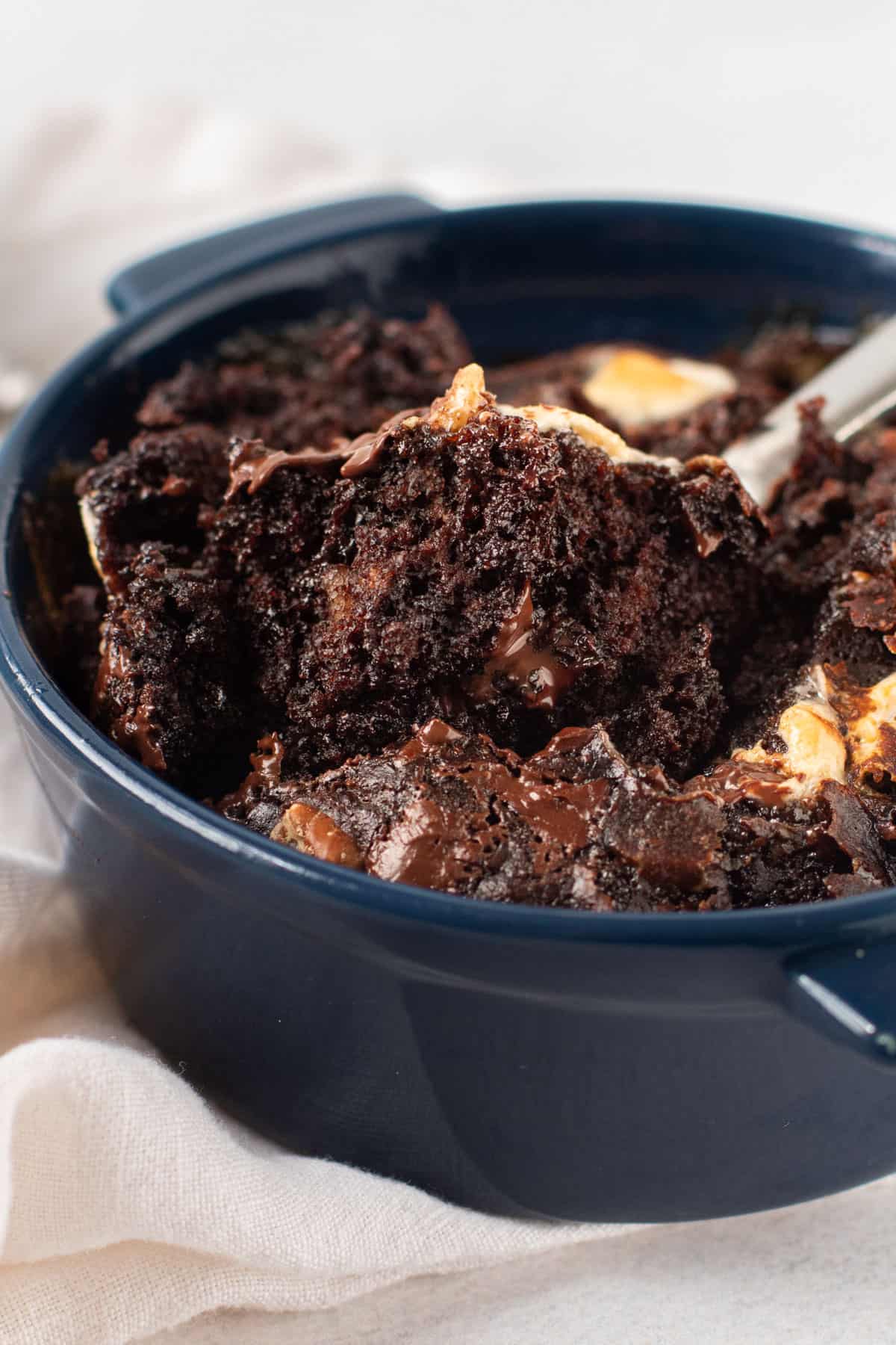 Rocky Road Baked Oats – Chocolatey, Gooey & Healthy Breakfast Treat