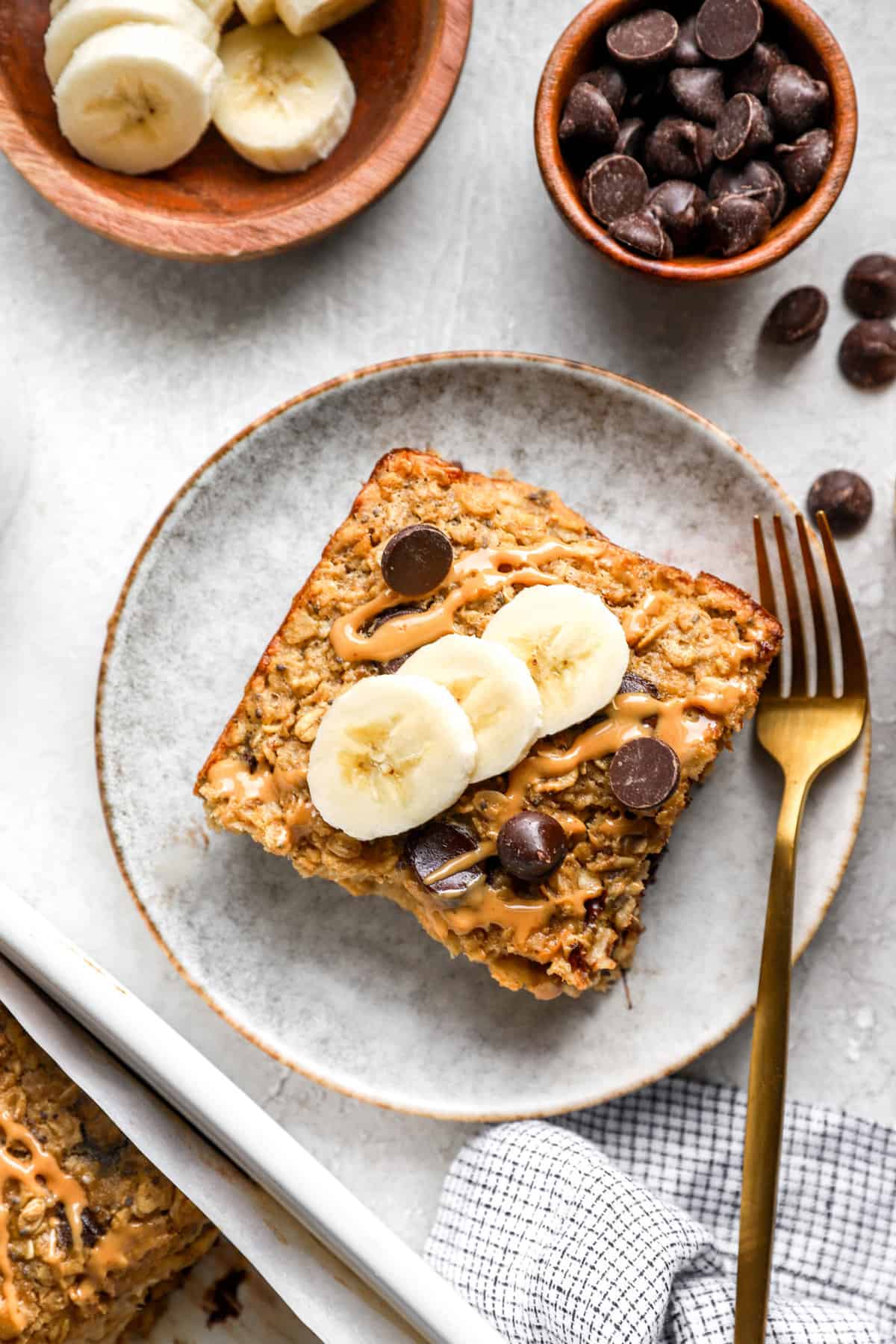Peanut Butter, Banana, Chocolate Chip Baked Oatmeal – The Perfect Cozy Breakfast