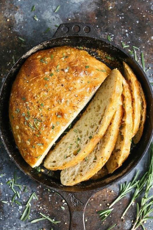 Cheesy Sourdough Garlic Bread Recipe – Crispy, Buttery & Irresistible