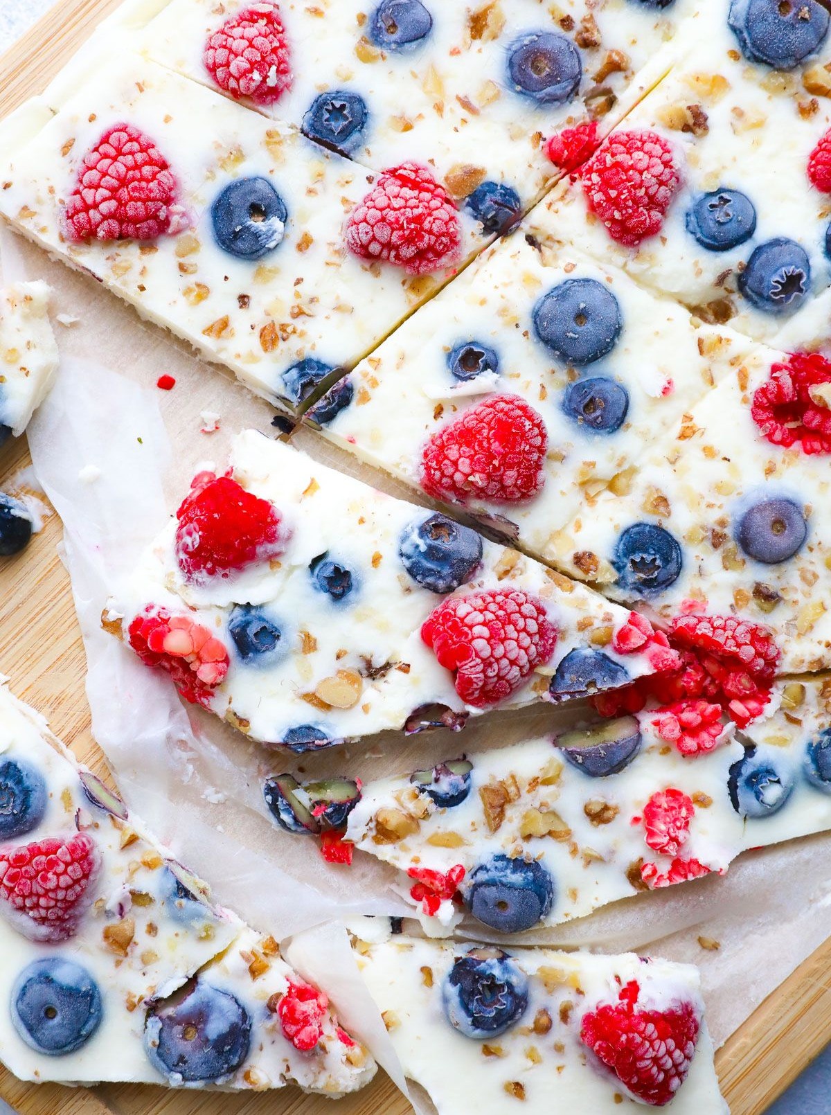 Frozen Yogurt Bark – Easy Healthy No-Bake Treat