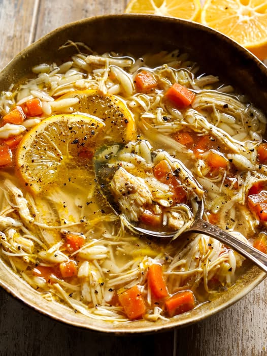 Crockpot Chicken Lemon Soup – Light, Comforting & Easy Slow Cooker Recipe