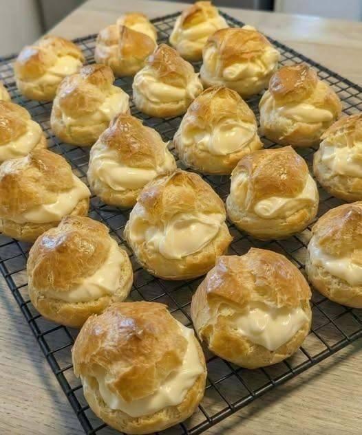 Custard-Filled Cream Puffs – Light, Fluffy, and Irresistibly Delicious