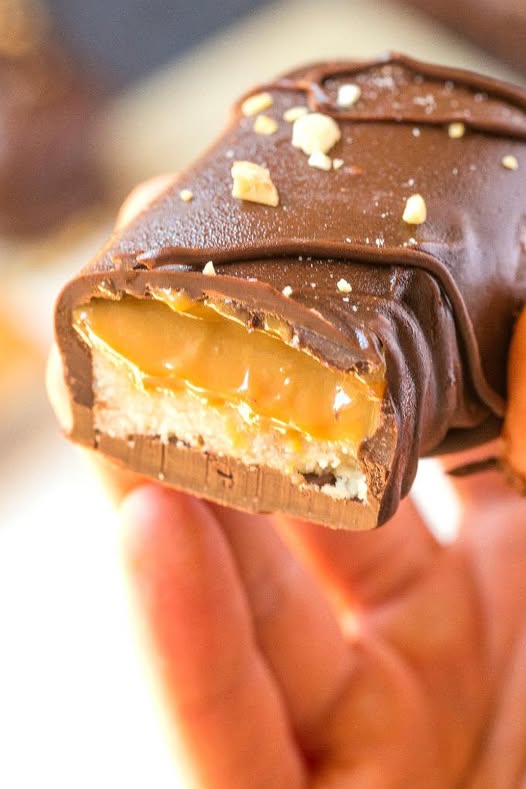 Healthy Snickers (Easy Homemade Healthy Snickers Bars)