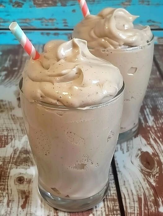 Creamy Homemade Chocolate Milkshake